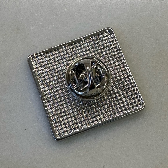 3/$15 Um The Element of Confusion Humor Pin Brooch - Picture 4 of 6